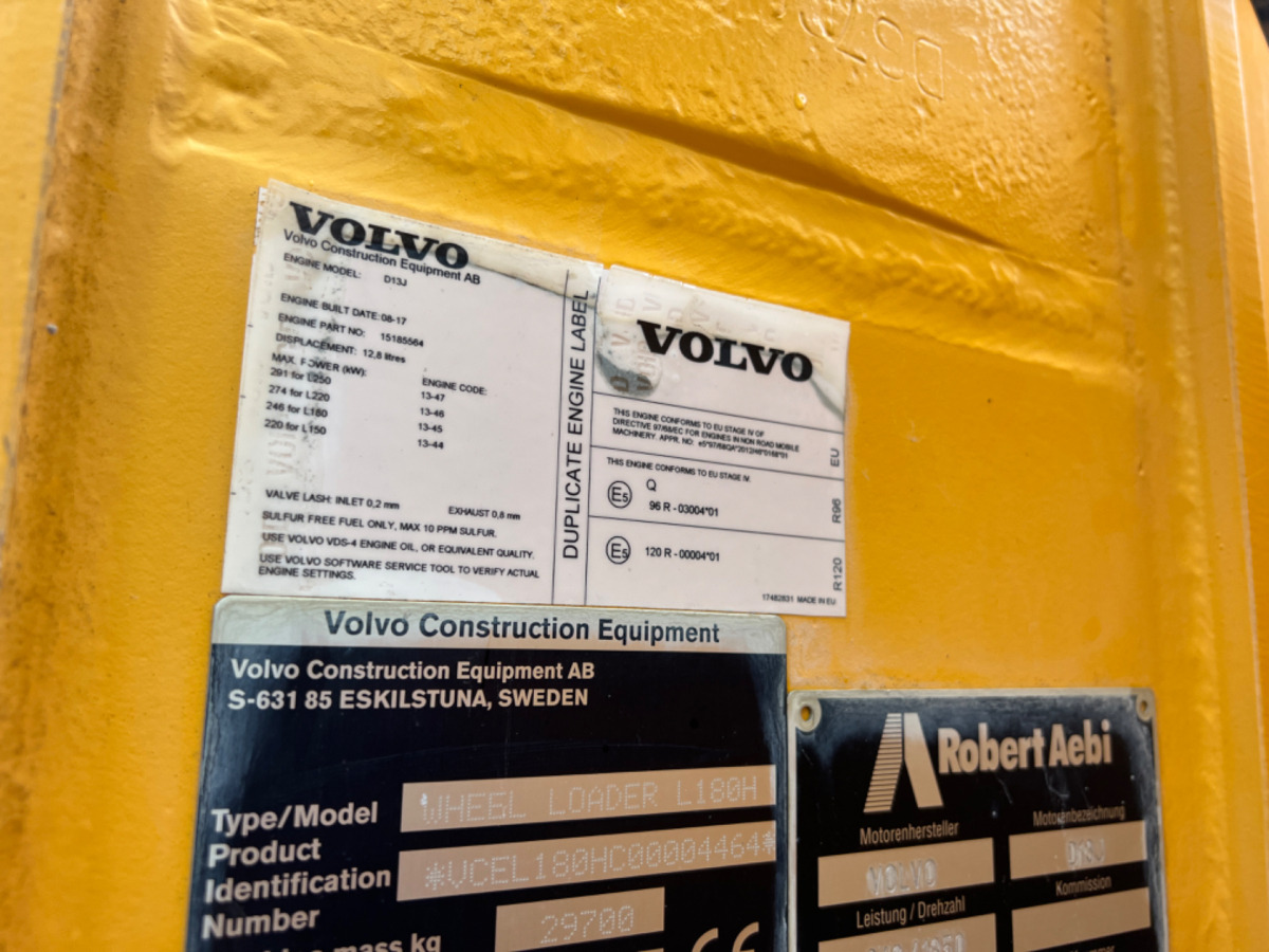 Utovarivač točkaš VOLVO L180H: slika 15