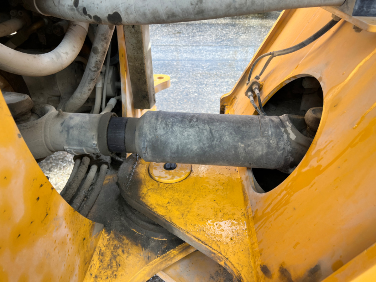 Utovarivač točkaš VOLVO L180H: slika 19