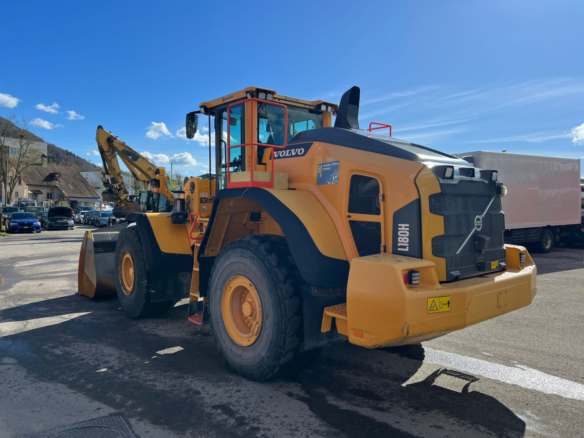 Utovarivač točkaš VOLVO L180H: slika 11