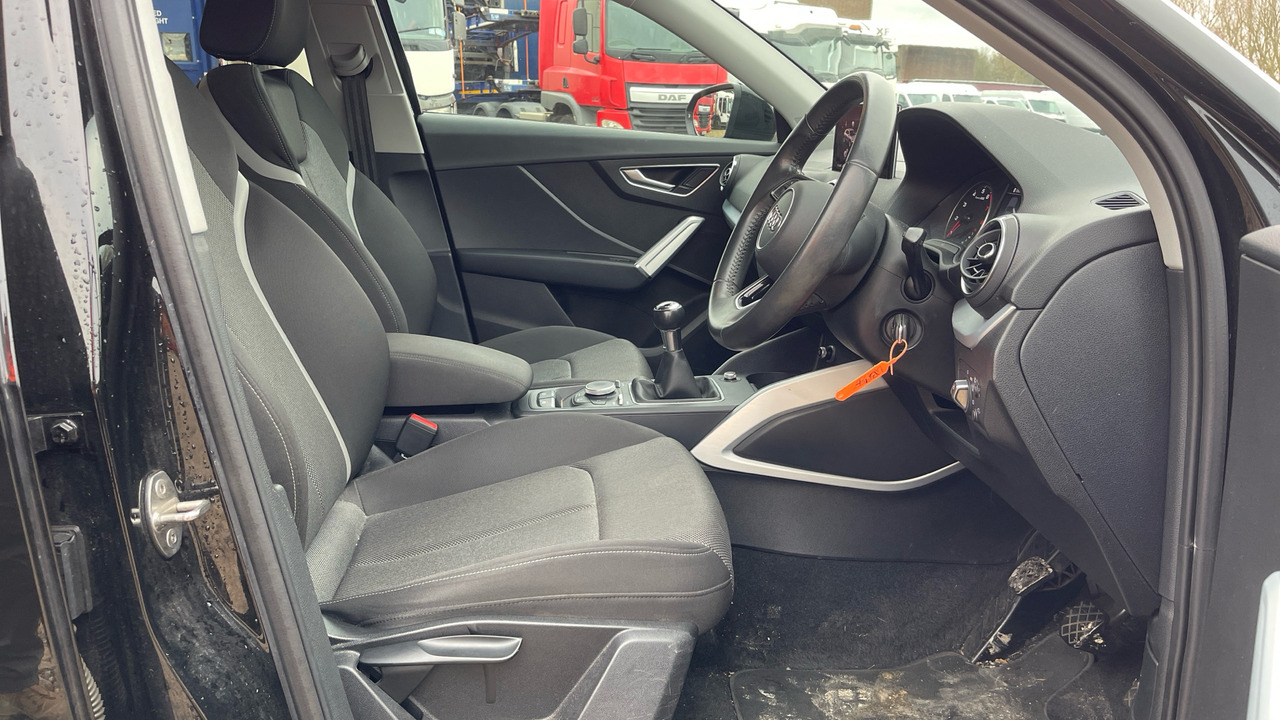 AUDI Q2 35 1.5 TFSI Sport - Karavan: slika 5 AUDI Q2 35 1.5 TFSI Sport - Karavan: slika 5