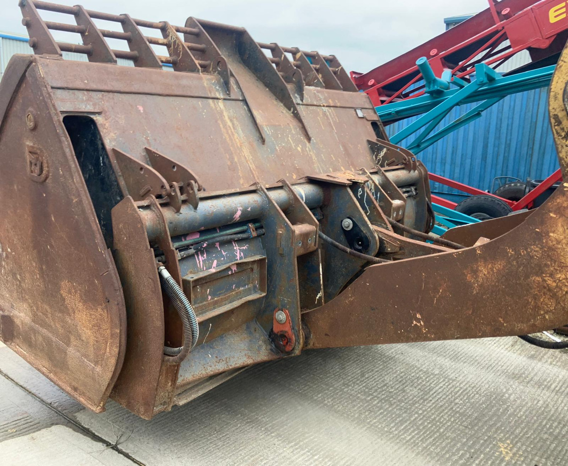 CASE 821C - Utovarivač točkaš: slika 5 CASE 821C - Utovarivač točkaš: slika 5