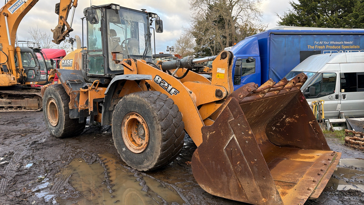 CASE 821F - Utovarivač točkaš: slika 1 CASE 821F - Utovarivač točkaš: slika 1