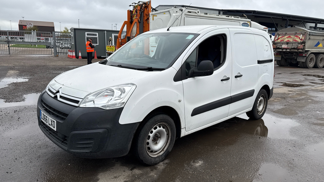 CITROEN BERLINGO 625 1.6 BlueHDi LX 100ps - Mali kombi: slika 2 CITROEN BERLINGO 625 1.6 BlueHDi LX 100ps - Mali kombi: slika 2