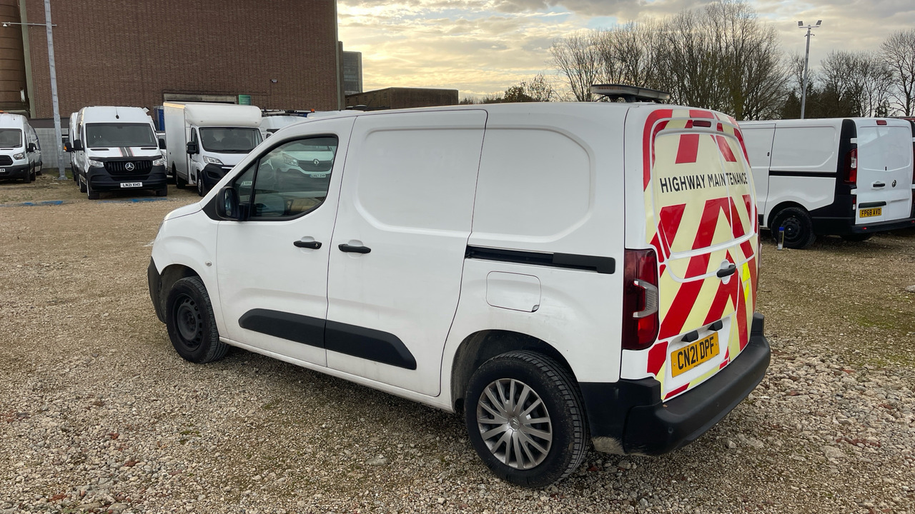 CITROEN BERLINGO ENTERPRISE 650 1.5 BLUEHDI 75PS - Mali kombi: slika 3 CITROEN BERLINGO ENTERPRISE 650 1.5 BLUEHDI 75PS - Mali kombi: slika 3