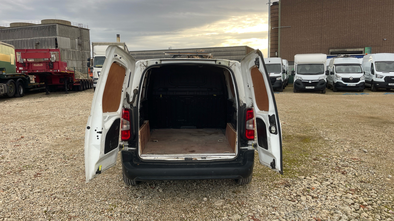 Mali kombi CITROEN BERLINGO ENTERPRISE 650 1.5 BLUEHDI 75PS: slika 10 Mali kombi CITROEN BERLINGO ENTERPRISE 650 1.5 BLUEHDI 75PS: slika 10