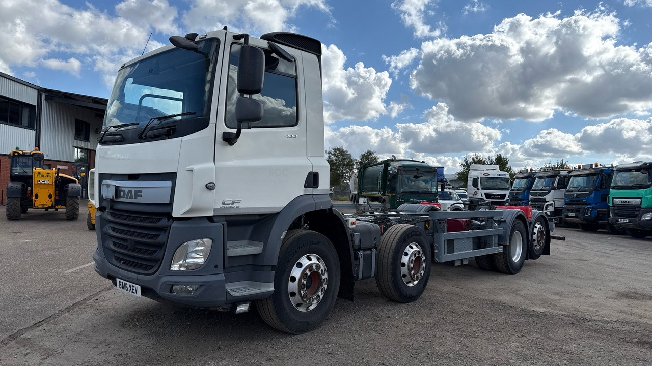 DAF CF 400 - Kamion sa golom šasijom i zatvorenom kabinom: slika 2 DAF CF 400 - Kamion sa golom šasijom i zatvorenom kabinom: slika 2