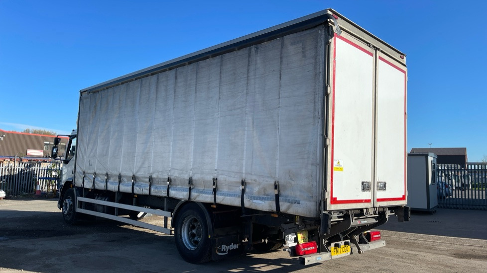 DAF LF 230 EURO 6 18 TONNE - Kamion sa ceradom: slika 3 DAF LF 230 EURO 6 18 TONNE - Kamion sa ceradom: slika 3