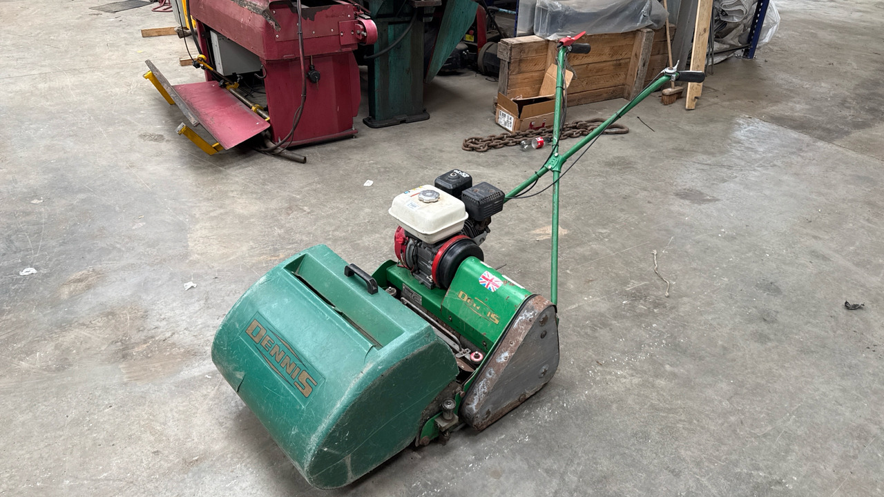 DENNIS FT510 PEDESTRIAN CYLINDER MOWER WITH 9K UNIT AND GRASS BOX - Građevinska oprema: slika 2 DENNIS FT510 PEDESTRIAN CYLINDER MOWER WITH 9K UNIT AND GRASS BOX - Građevinska oprema: slika 2