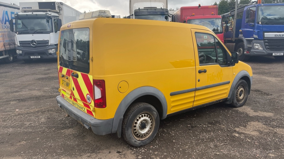 FORD TRANSIT CONNECT T200 1.8 TDCI 75PS - Mali kombi: slika 4 FORD TRANSIT CONNECT T200 1.8 TDCI 75PS - Mali kombi: slika 4