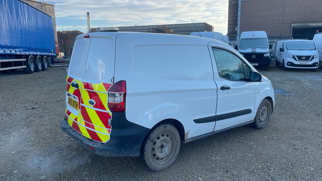 FORD TRANSIT COURIER 1.0 EcoBoost Leader - Mali kombi: slika 4 FORD TRANSIT COURIER 1.0 EcoBoost Leader - Mali kombi: slika 4