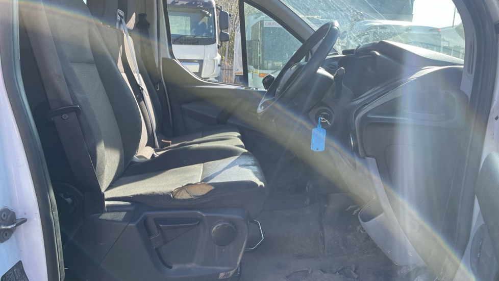 FORD TRANSIT CUSTOM 290 2.2 TDCI 100PS - Dostavno vozilo sa duplom kabinom: slika 5 FORD TRANSIT CUSTOM 290 2.2 TDCI 100PS - Dostavno vozilo sa duplom kabinom: slika 5