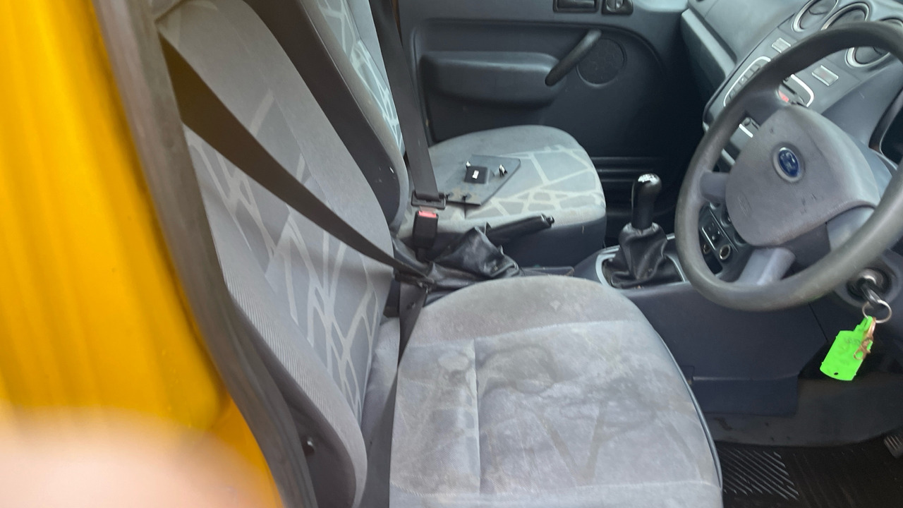 Ford Transit Connect T200 TDCi 75PS - Mali kombi: slika 5 Ford Transit Connect T200 TDCi 75PS - Mali kombi: slika 5