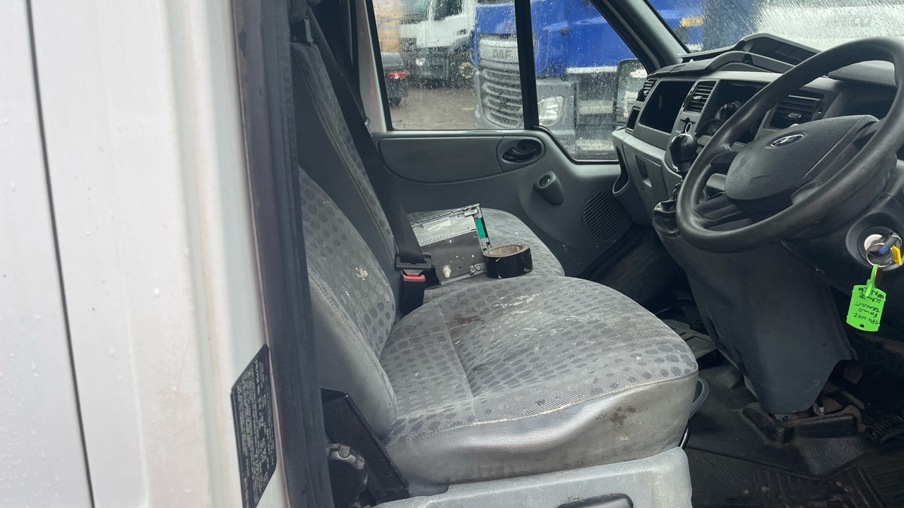 Ford Transit T350 2.2 TDCi 115ps - Dostavno vozilo sa duplom kabinom: slika 5 Ford Transit T350 2.2 TDCi 115ps - Dostavno vozilo sa duplom kabinom: slika 5