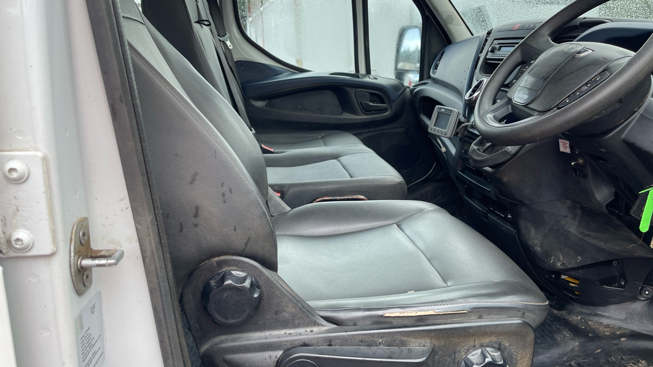 Iveco Daily 50-180 - Dostavno vozilo s ravnom platformom: slika 5 Iveco Daily 50-180 - Dostavno vozilo s ravnom platformom: slika 5