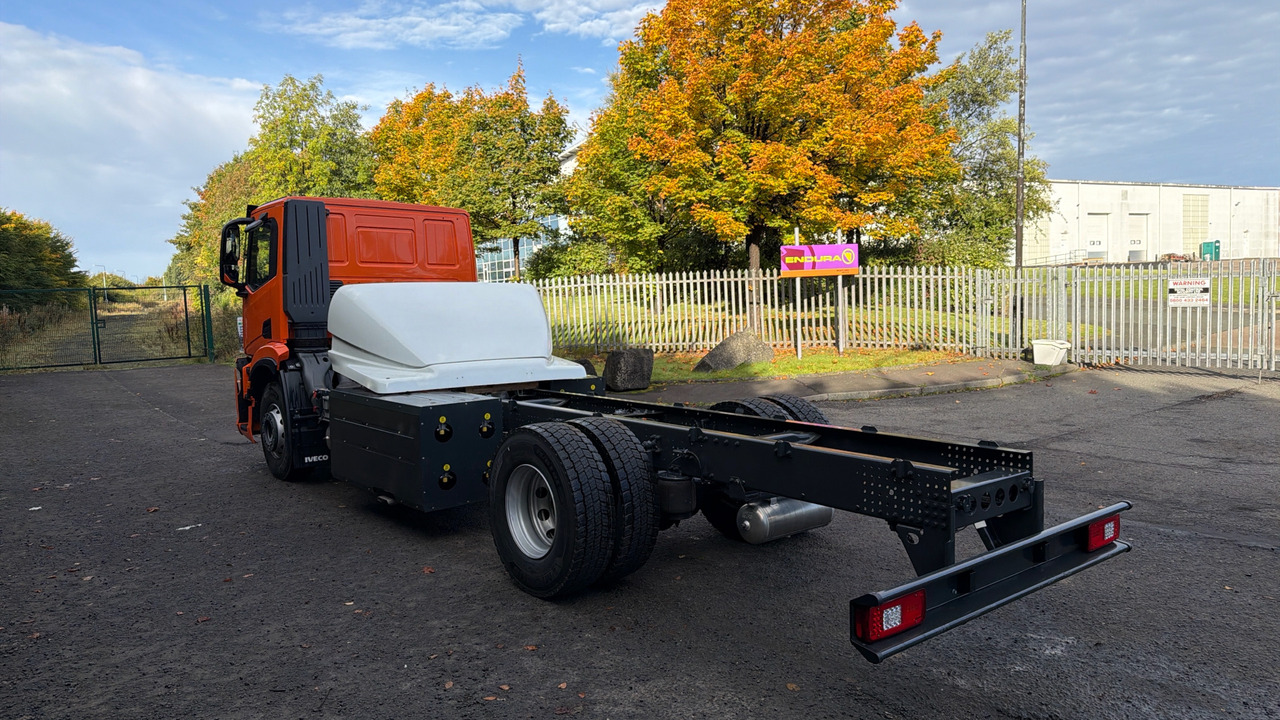 Iveco S-Way AD190S40/P CNG - Kamion sa golom šasijom i zatvorenom kabinom: slika 3 Iveco S-Way AD190S40/P CNG - Kamion sa golom šasijom i zatvorenom kabinom: slika 3
