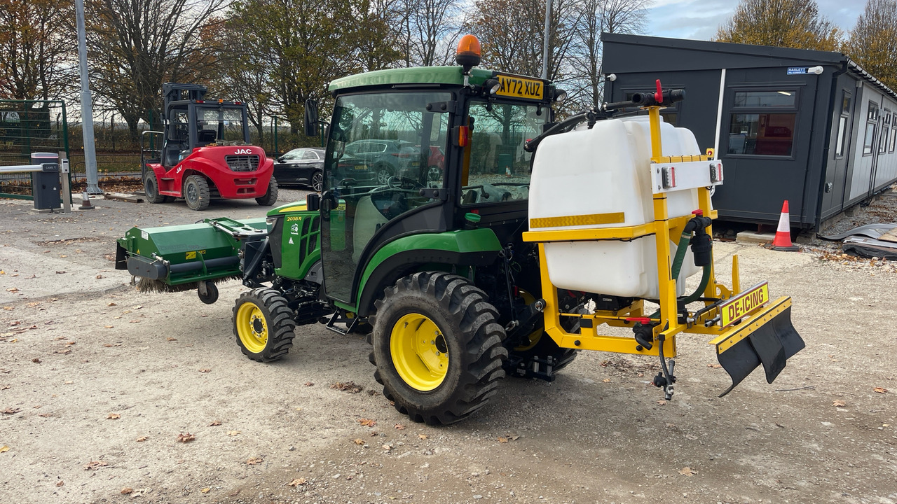 JOHN DEERE 2038R - Traktor: slika 3 JOHN DEERE 2038R - Traktor: slika 3