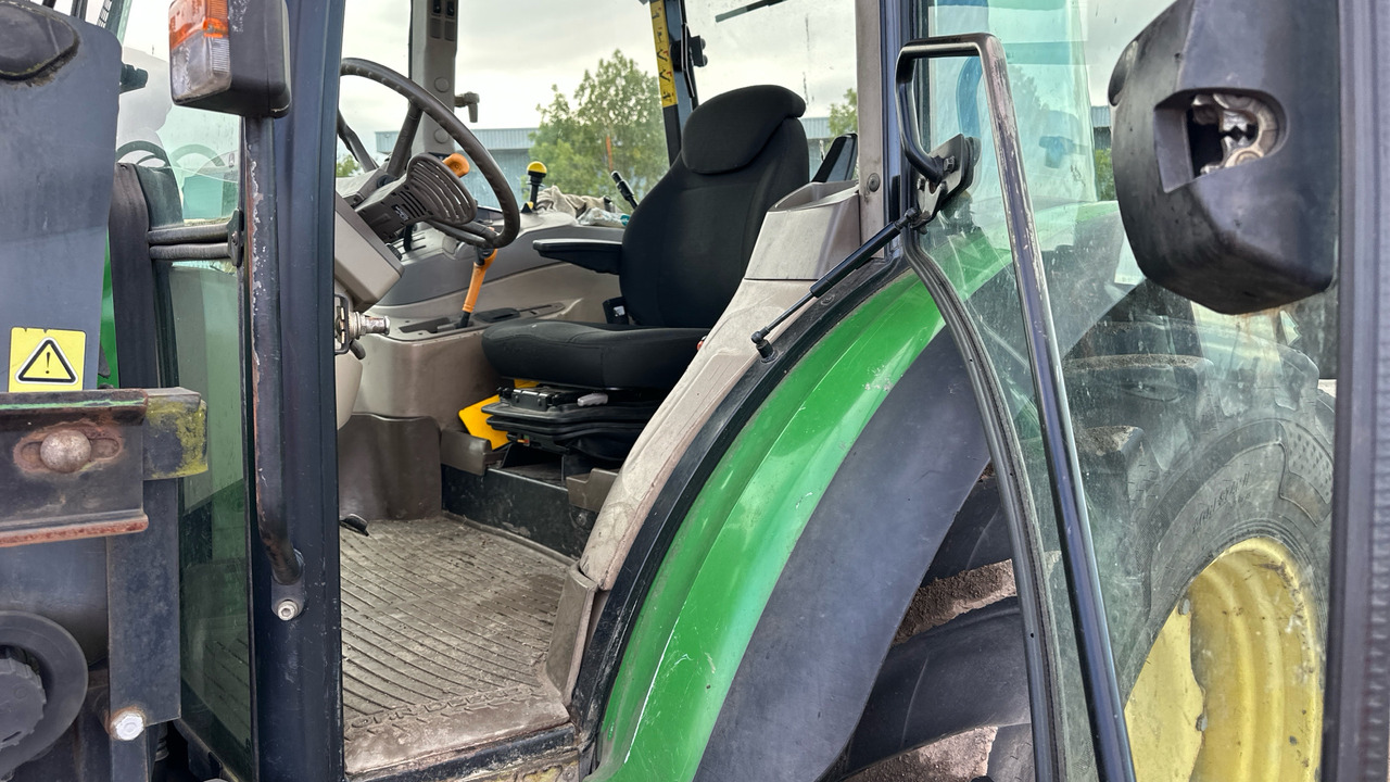 JOHN DEERE 5090R - Traktor: slika 5 JOHN DEERE 5090R - Traktor: slika 5