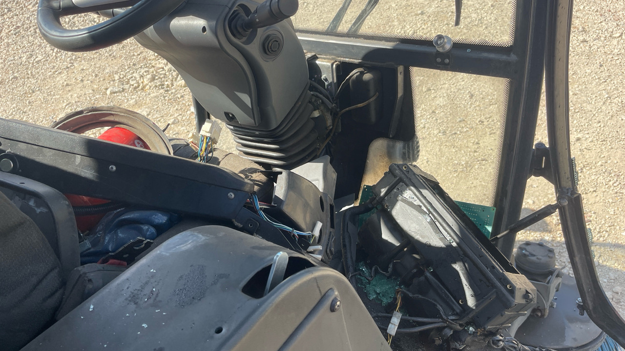 Autočistilica JOHNSTON: slika 12 Autočistilica JOHNSTON: slika 12