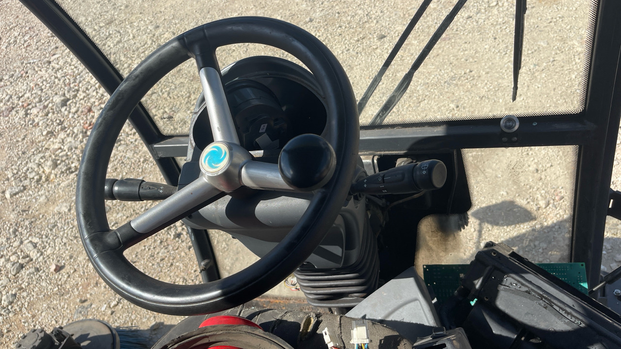 Autočistilica JOHNSTON: slika 13 Autočistilica JOHNSTON: slika 13