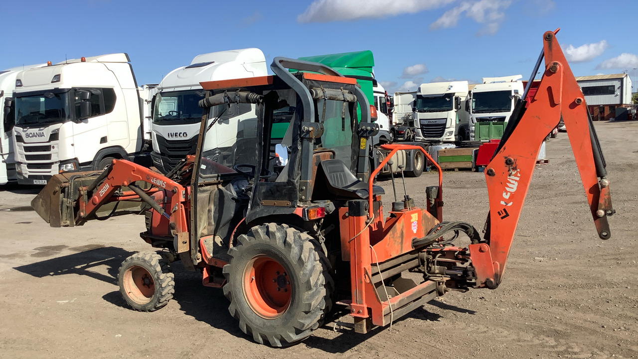 KUBOTA B3030 - Bager utovarivač: slika 4 KUBOTA B3030 - Bager utovarivač: slika 4