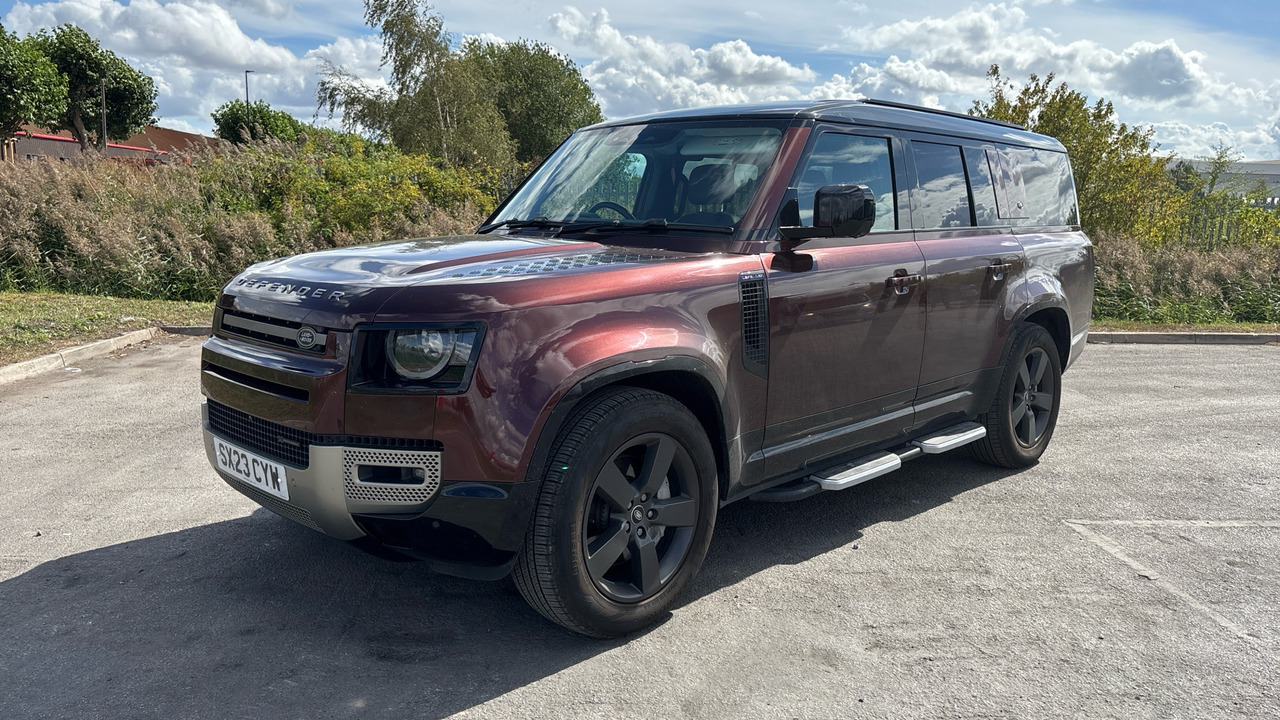 LAND ROVER DEFENDER 3.0 D300 X-Dynamic HSE 130 - SUV: slika 2 LAND ROVER DEFENDER 3.0 D300 X-Dynamic HSE 130 - SUV: slika 2