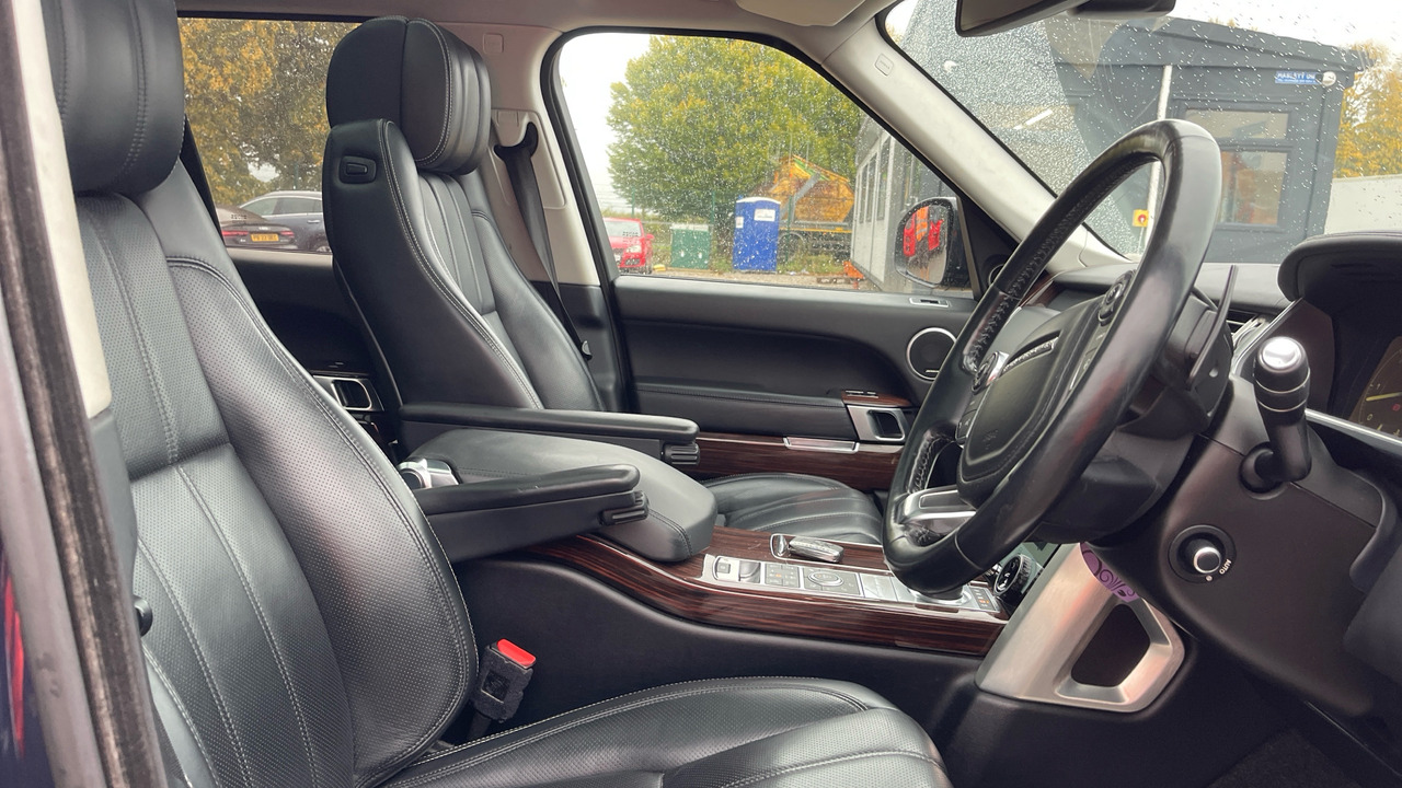 LAND ROVER RANGE ROVER 4.4 VOGUE SVR - Karavan: slika 5 LAND ROVER RANGE ROVER 4.4 VOGUE SVR - Karavan: slika 5