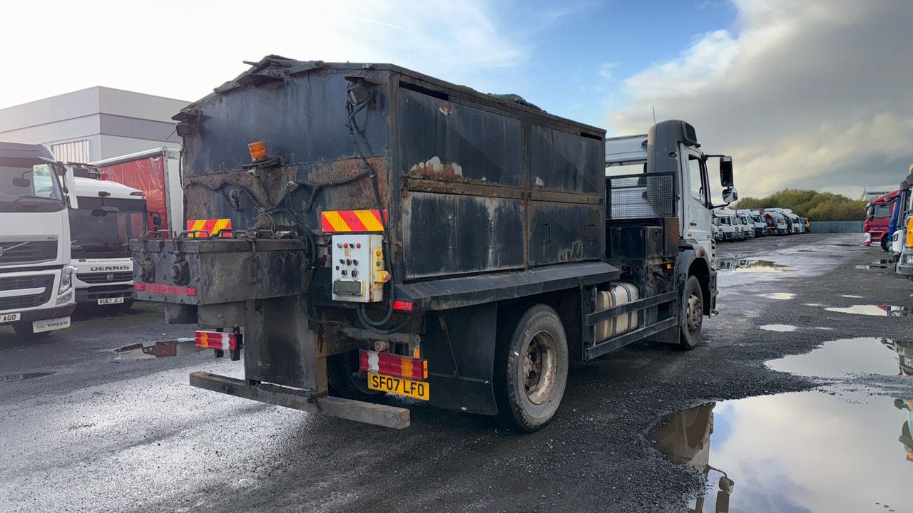 MERCEDES-BENZ AXOR 1824 - Mašina za asfalt: slika 4 MERCEDES-BENZ AXOR 1824 - Mašina za asfalt: slika 4