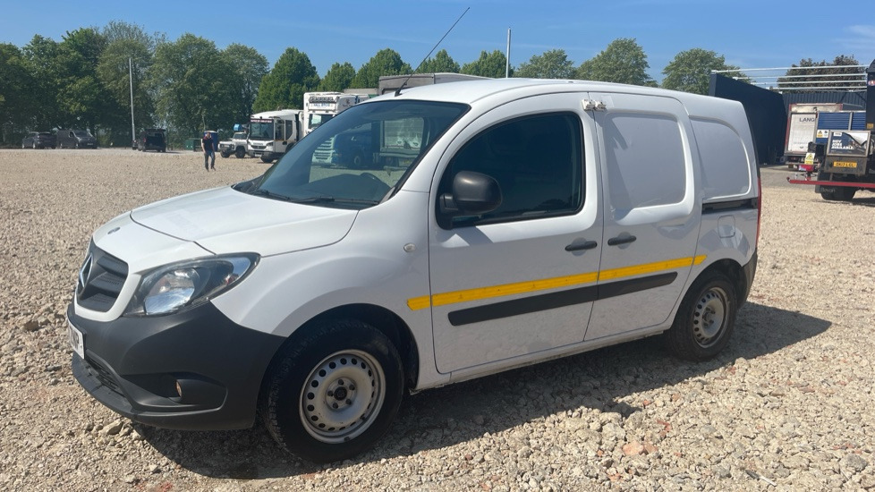 MERCEDES-BENZ CITAN 109 CDI - Furgon: slika 2 MERCEDES-BENZ CITAN 109 CDI - Furgon: slika 2