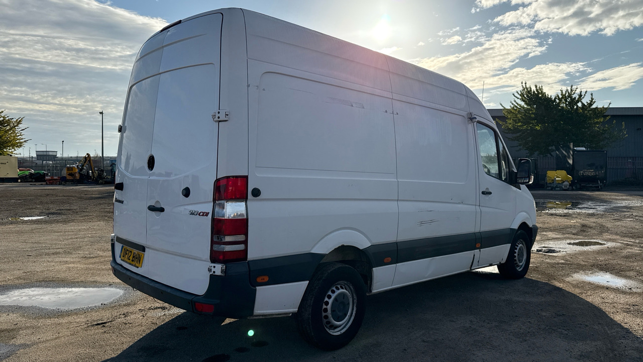 MERCEDES-BENZ SPRINTER 313 CDI - Dostavno vozilo hladnjača: slika 4 MERCEDES-BENZ SPRINTER 313 CDI - Dostavno vozilo hladnjača: slika 4