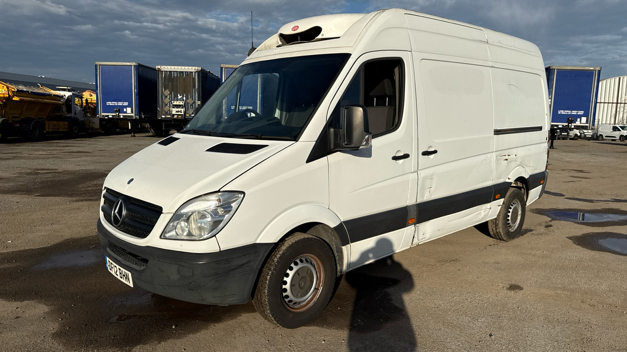 MERCEDES-BENZ SPRINTER 313 CDI - Dostavno vozilo hladnjača: slika 2 MERCEDES-BENZ SPRINTER 313 CDI - Dostavno vozilo hladnjača: slika 2