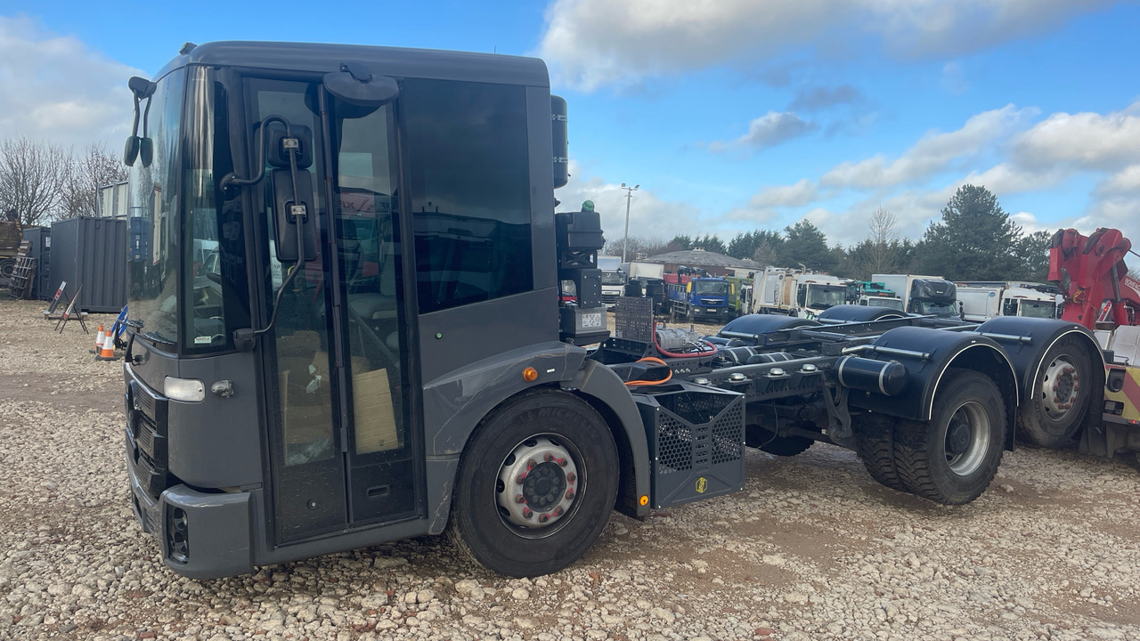 Mercedes-Benz Econic - Kamion sa golom šasijom i zatvorenom kabinom: slika 3 Mercedes-Benz Econic - Kamion sa golom šasijom i zatvorenom kabinom: slika 3