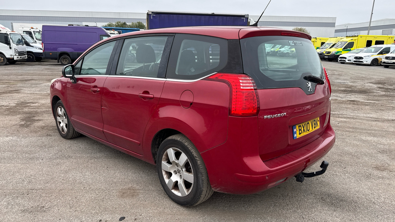 PEUGEOT 5008 2.0 HDI 150PS - Automobil: slika 3 PEUGEOT 5008 2.0 HDI 150PS - Automobil: slika 3
