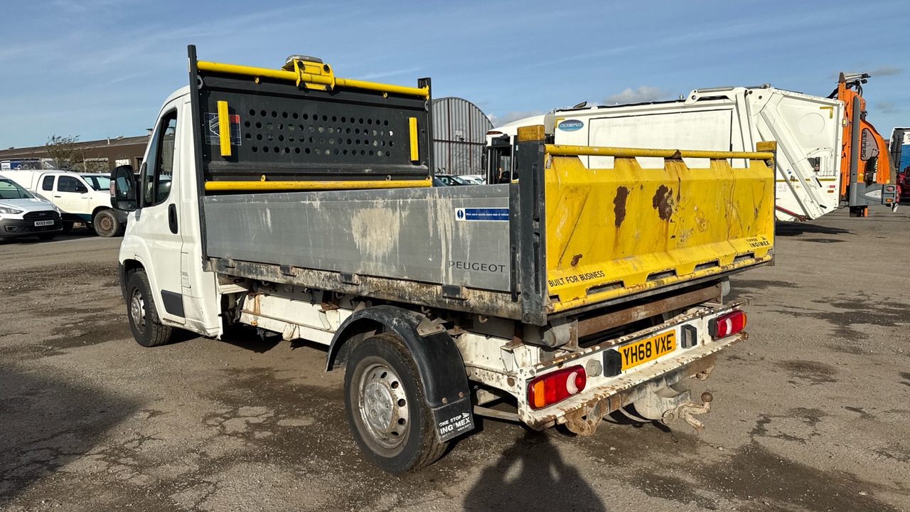 PEUGEOT BOXER 355 2.0 BlueHDi 130ps - Dostavno vozilo kiper: slika 4 PEUGEOT BOXER 355 2.0 BlueHDi 130ps - Dostavno vozilo kiper: slika 4