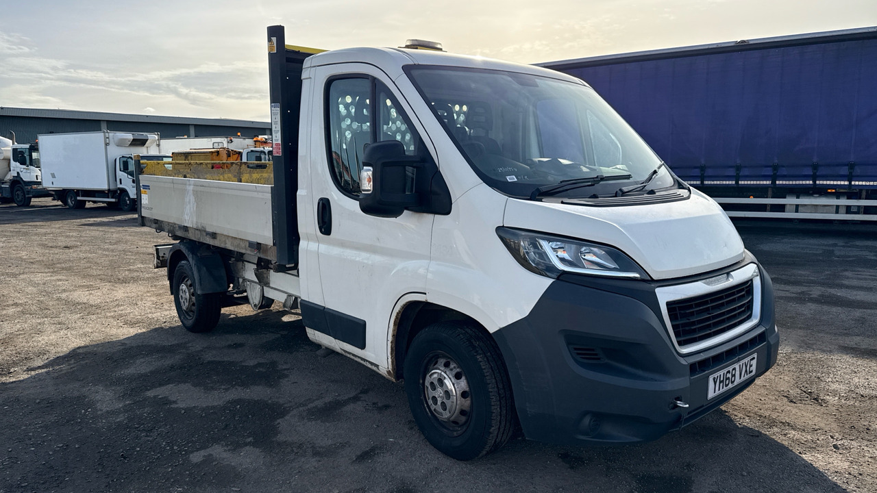 PEUGEOT BOXER 355 2.0 BlueHDi 130ps - Dostavno vozilo kiper: slika 2 PEUGEOT BOXER 355 2.0 BlueHDi 130ps - Dostavno vozilo kiper: slika 2