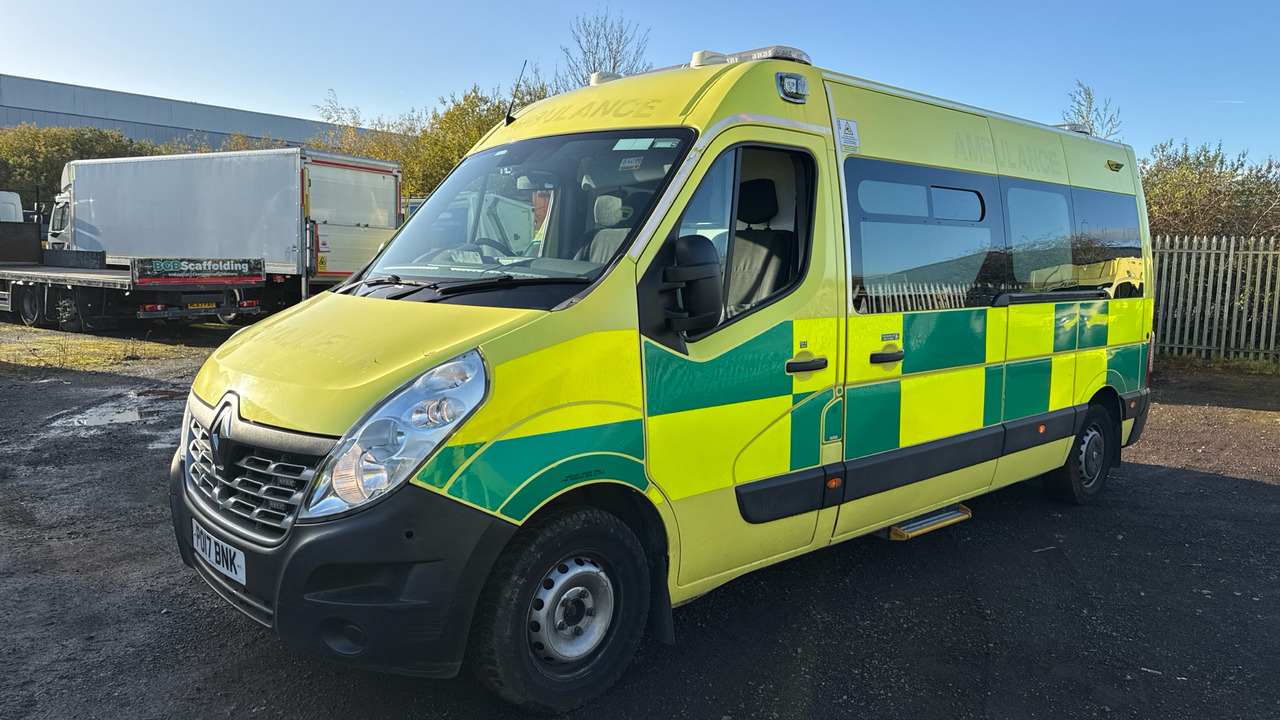 RENAULT MASTER 150.39 - Vozilo hitne pomoći: slika 2 RENAULT MASTER 150.39 - Vozilo hitne pomoći: slika 2