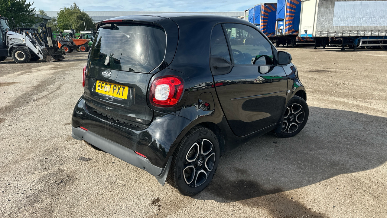 SMART FORTWO 0.9 TURBO PRIME PREMIUM - Coupe: slika 4 SMART FORTWO 0.9 TURBO PRIME PREMIUM - Coupe: slika 4