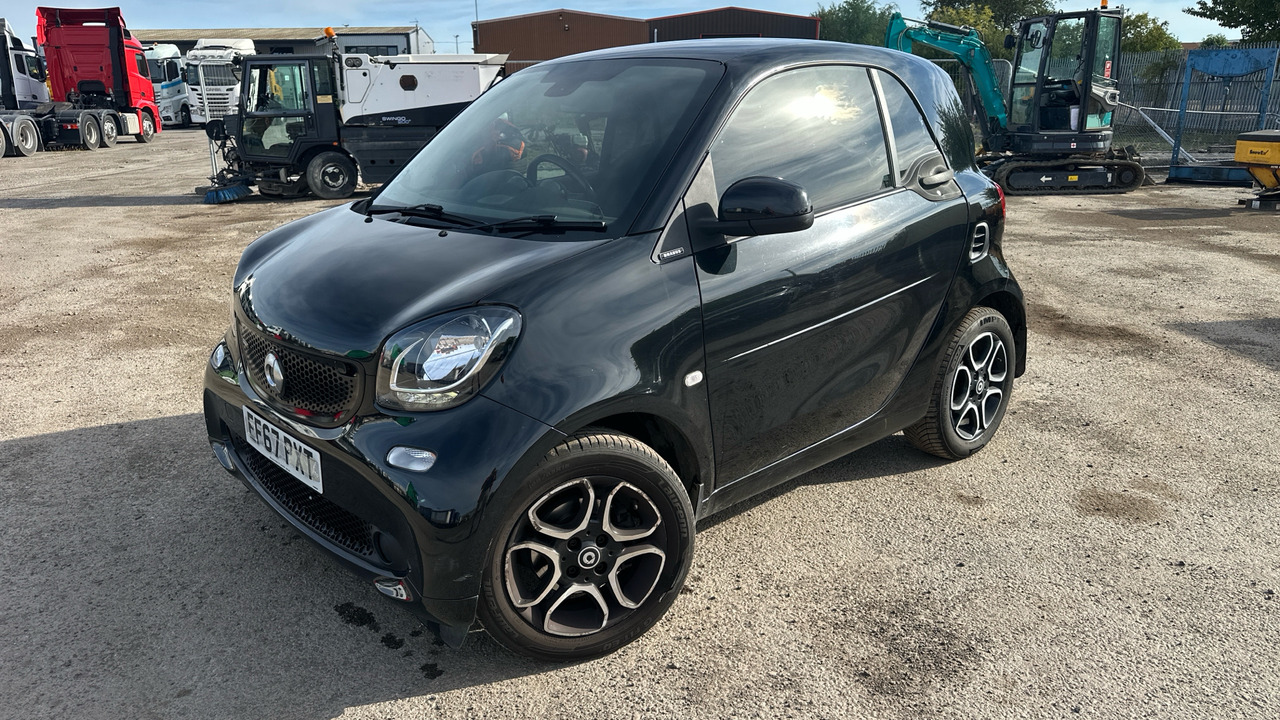 SMART FORTWO 0.9 TURBO PRIME PREMIUM - Coupe: slika 2 SMART FORTWO 0.9 TURBO PRIME PREMIUM - Coupe: slika 2
