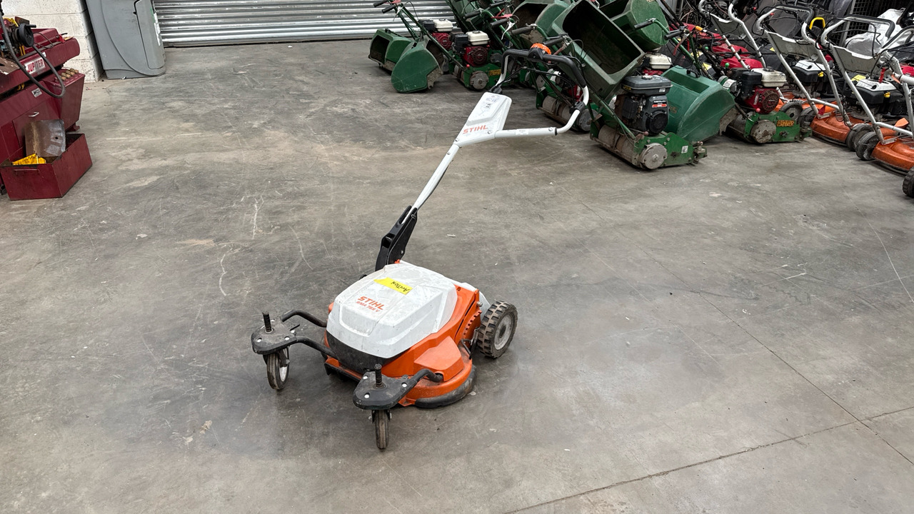 STIHL BR500 BACK PACK LEAF BLOWER - Građevinska oprema: slika 3 STIHL BR500 BACK PACK LEAF BLOWER - Građevinska oprema: slika 3