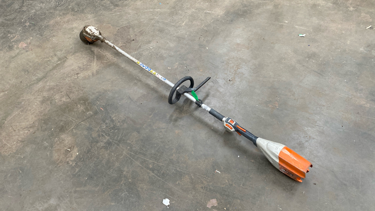 STIHL FSA90R STRIMMER * NO MOTOR* - Građevinska oprema: slika 1 STIHL FSA90R STRIMMER * NO MOTOR* - Građevinska oprema: slika 1