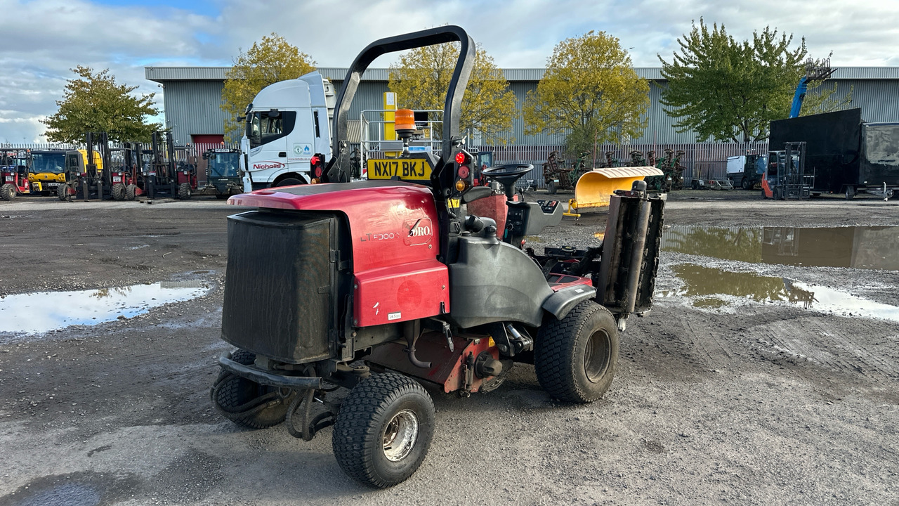 TORO LTF3000 - Baštenska kosačica: slika 4 TORO LTF3000 - Baštenska kosačica: slika 4