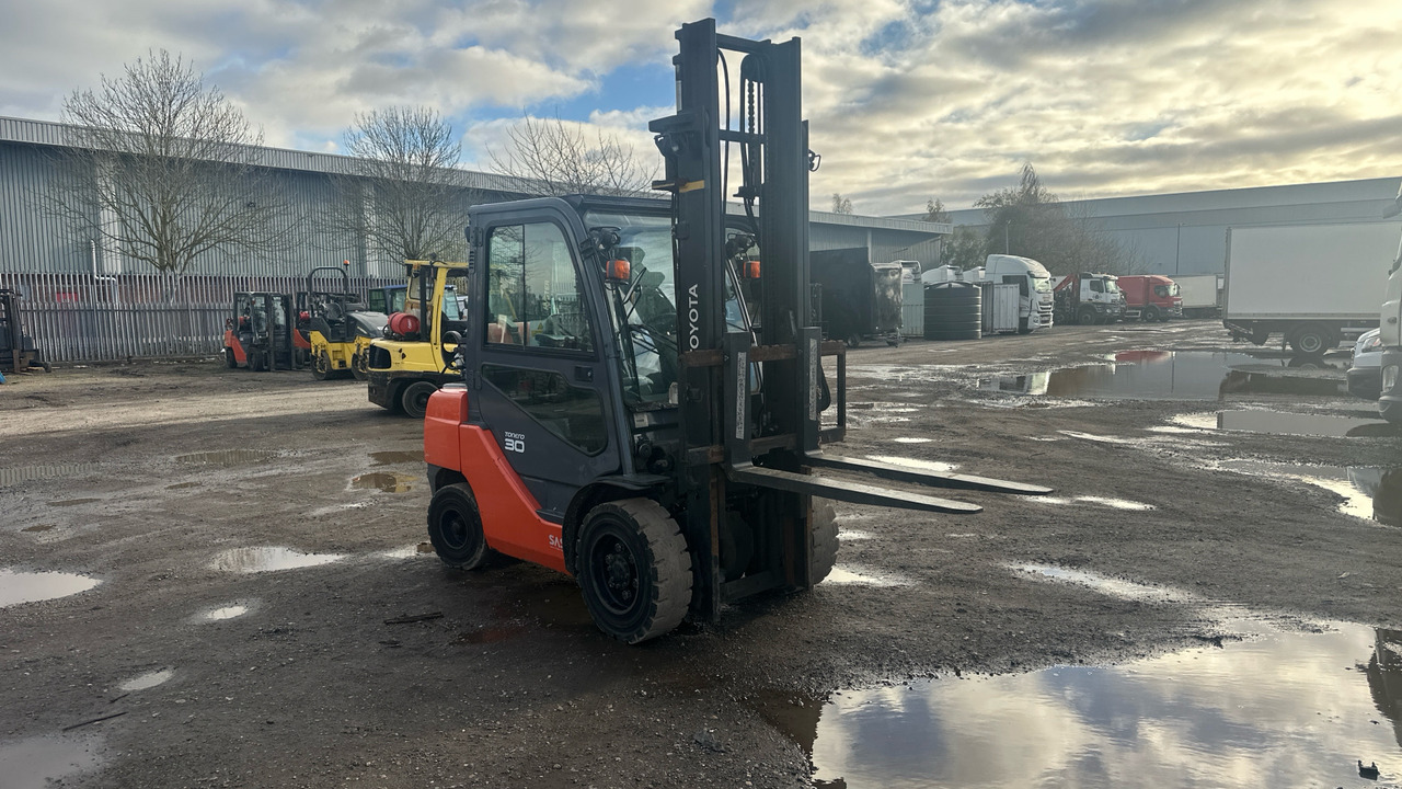 TOYOTA TONERO 30 - Gasni viljuškar: slika 1 TOYOTA TONERO 30 - Gasni viljuškar: slika 1