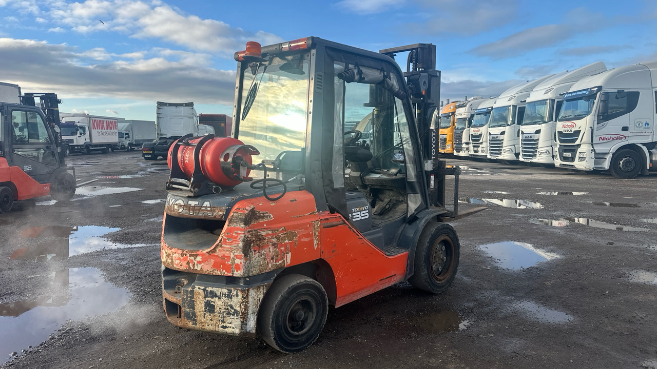 TOYOTA TONERO 35 - Gasni viljuškar: slika 4 TOYOTA TONERO 35 - Gasni viljuškar: slika 4