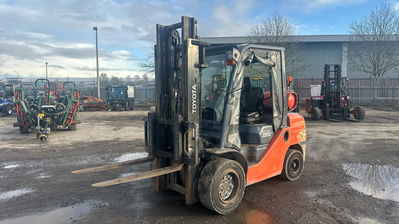 TOYOTA TONERO 35 - Gasni viljuškar: slika 2 TOYOTA TONERO 35 - Gasni viljuškar: slika 2