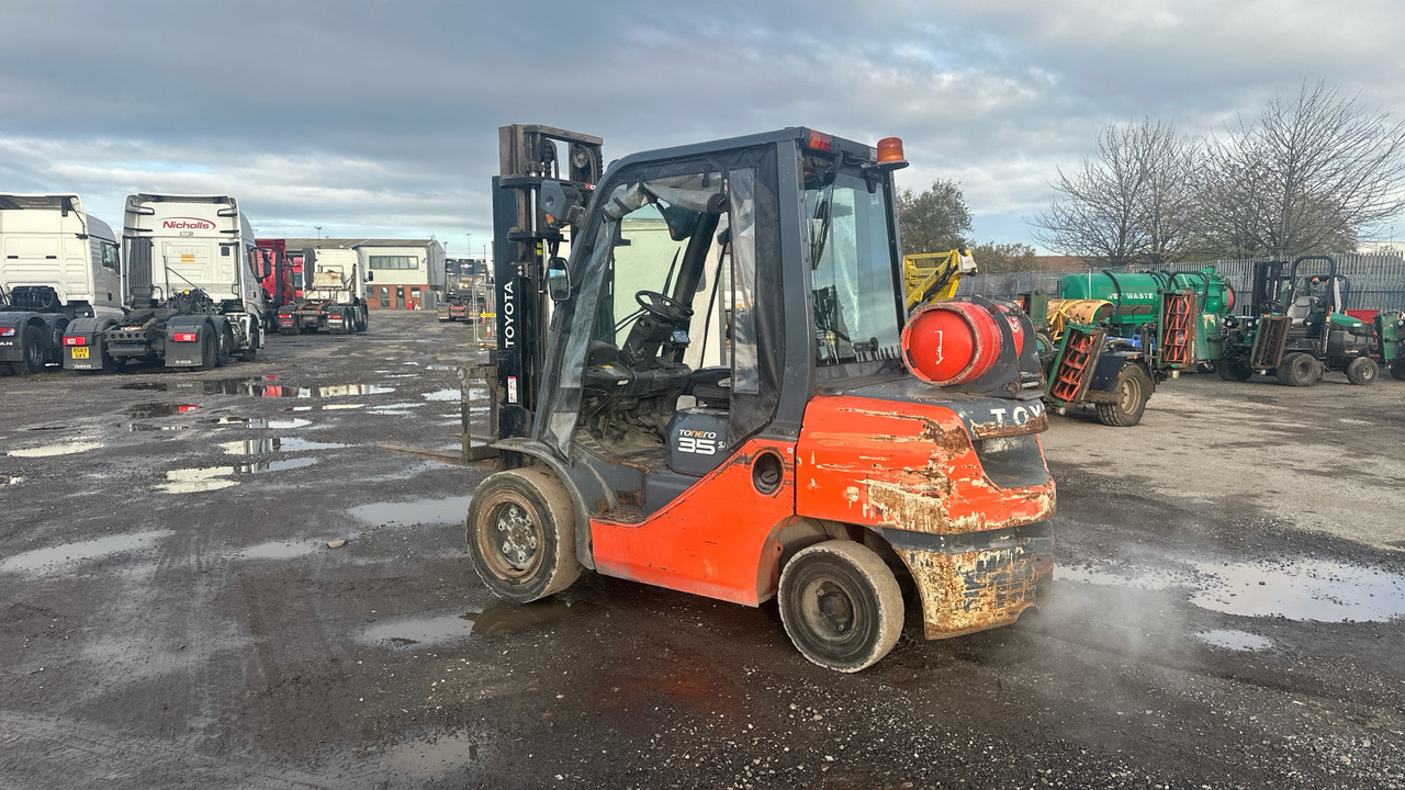 TOYOTA TONERO 35 - Gasni viljuškar: slika 3 TOYOTA TONERO 35 - Gasni viljuškar: slika 3