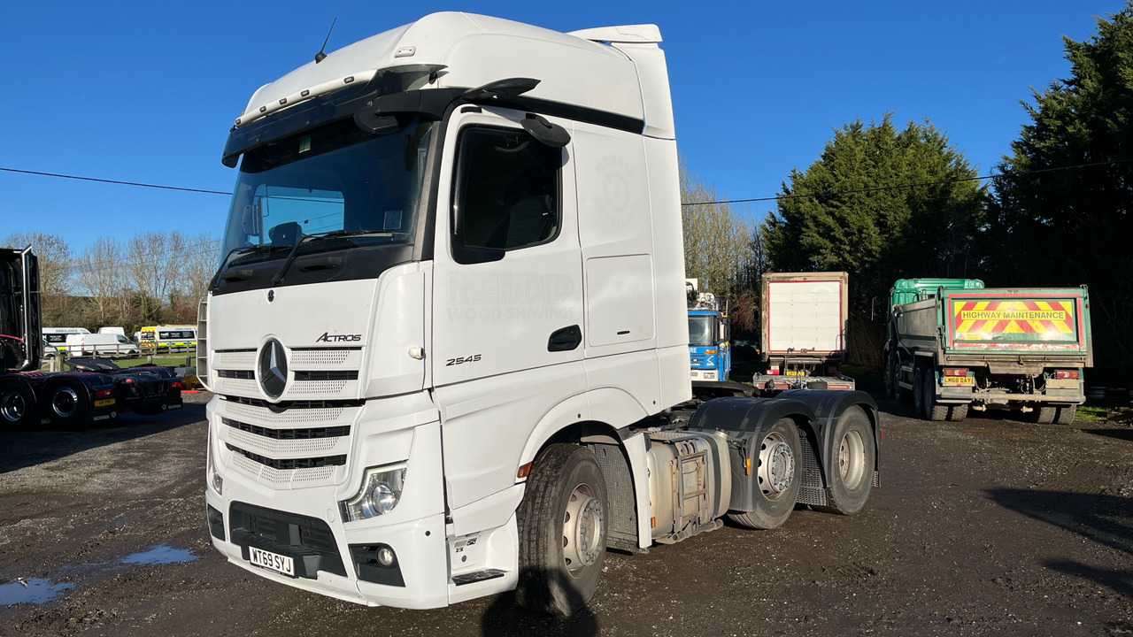 Mercedes-Benz Actros 2545 - Tegljač: slika 2 Mercedes-Benz Actros 2545 - Tegljač: slika 2