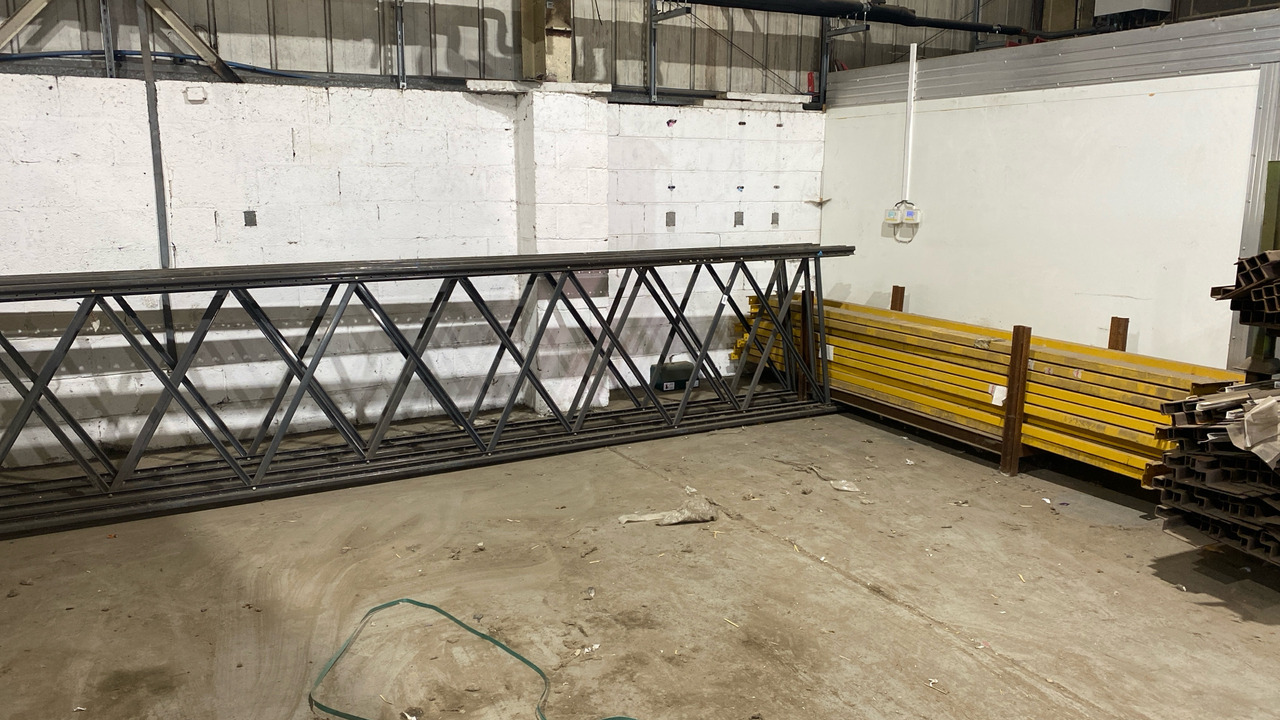 WAREHOUSE RACKING UPRIGHTS & CROSS MEMBERS - Građevinska oprema: slika 1 WAREHOUSE RACKING UPRIGHTS & CROSS MEMBERS - Građevinska oprema: slika 1