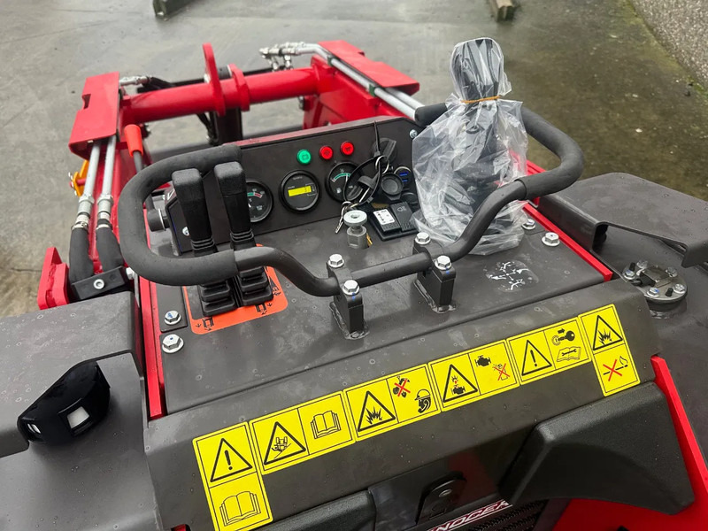 Rhinoceros KS925 - Buldožer: slika 3 Rhinoceros KS925 - Buldožer: slika 3