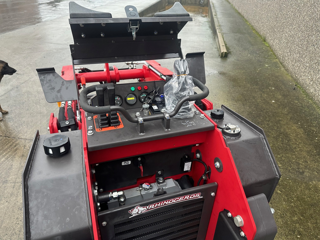 Rhinoceros KS925 - Mini utovarivač: slika 4 Rhinoceros KS925 - Mini utovarivač: slika 4