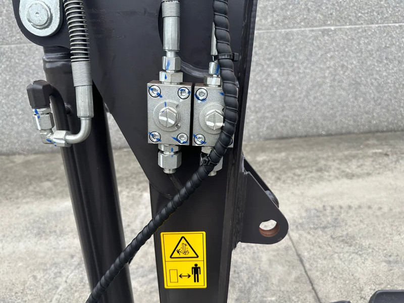 Rhinoceros XN28 - Mini bager: slika 3 Rhinoceros XN28 - Mini bager: slika 3