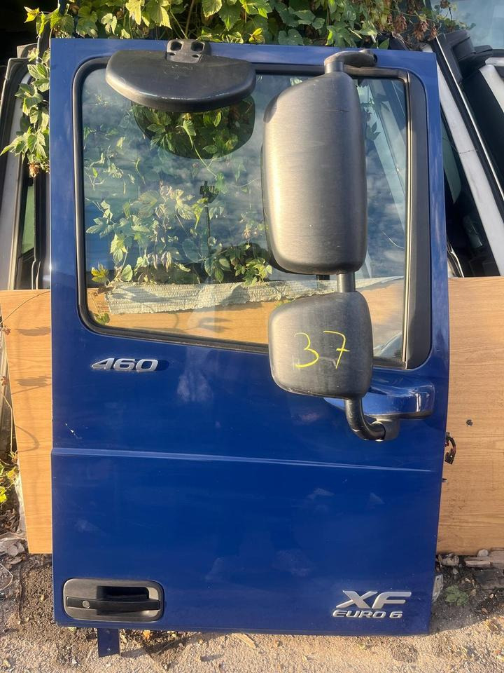 DAF XF 460 EU6 Beifahrertür Blau Rechts Spiegel Innenverkleidung - Vrata i delovi za Kamion: slika 1 DAF XF 460 EU6 Beifahrertür Blau Rechts Spiegel Innenverkleidung - Vrata i delovi za Kamion: slika 1